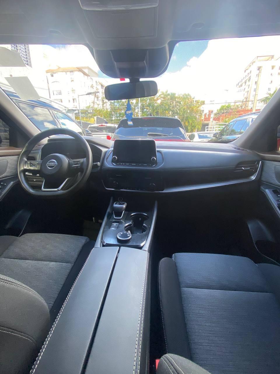 Vista 8 de Nissan Rogue SV 2021