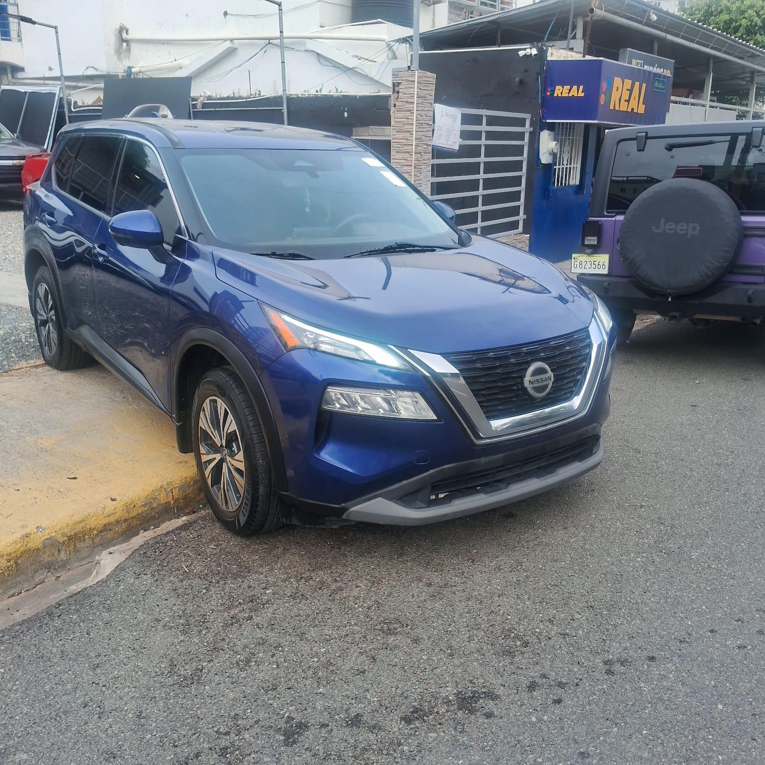 Vista 3 de Nissan Rogue SV 2021