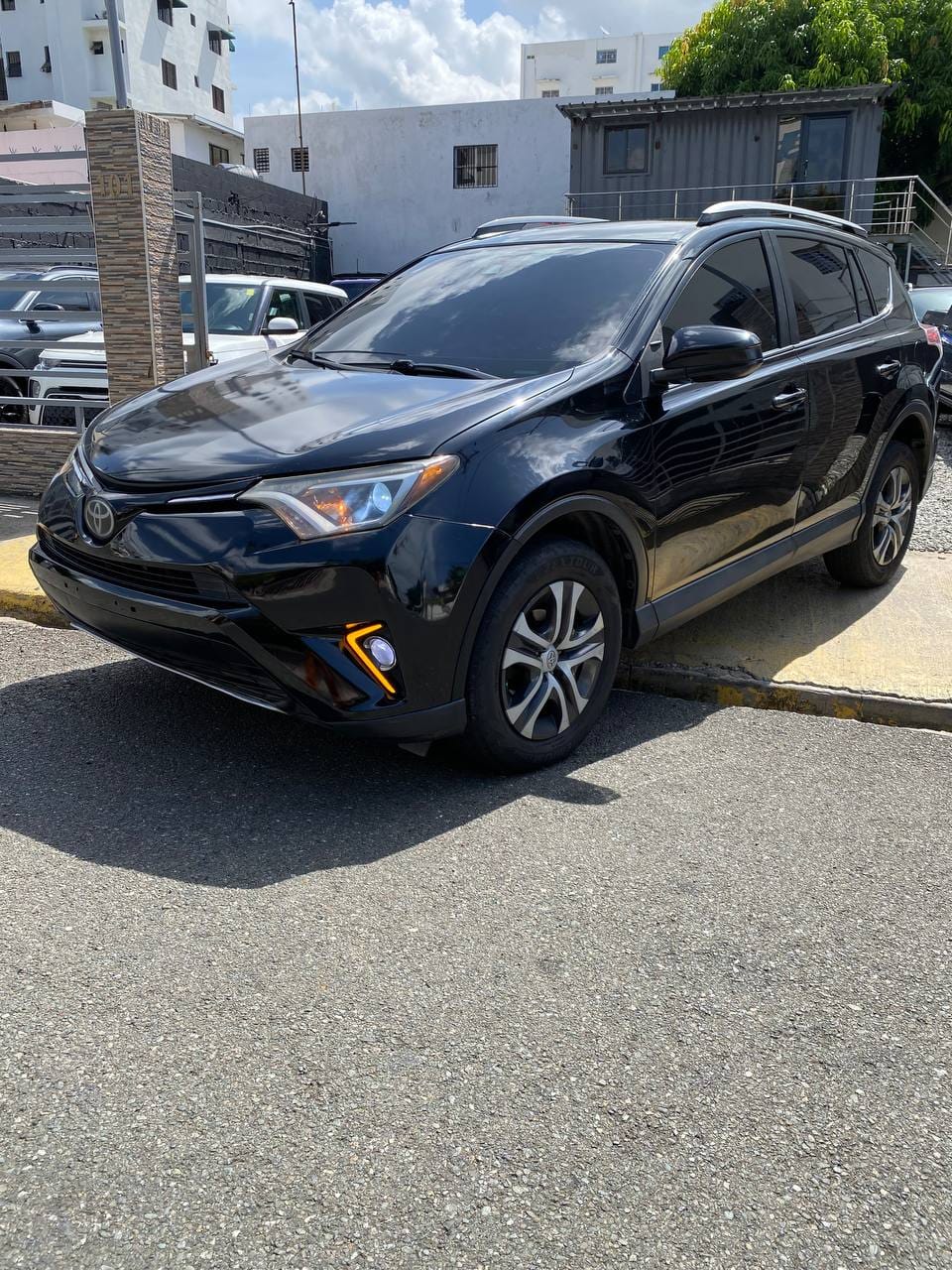 Toyota Rav4 LE AWD 2017