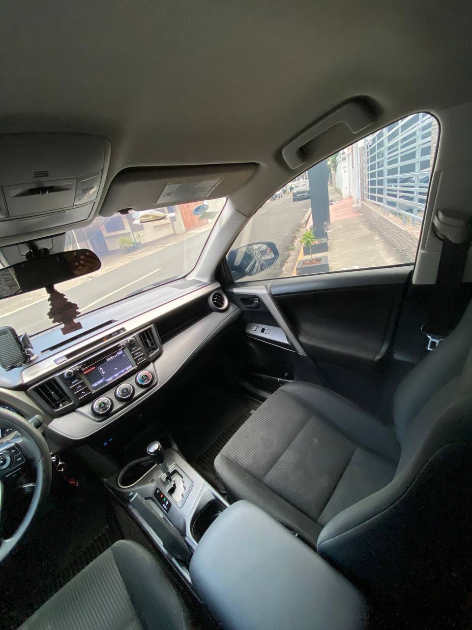 Vista 5 de Toyota Rav4 LE AWD 2017