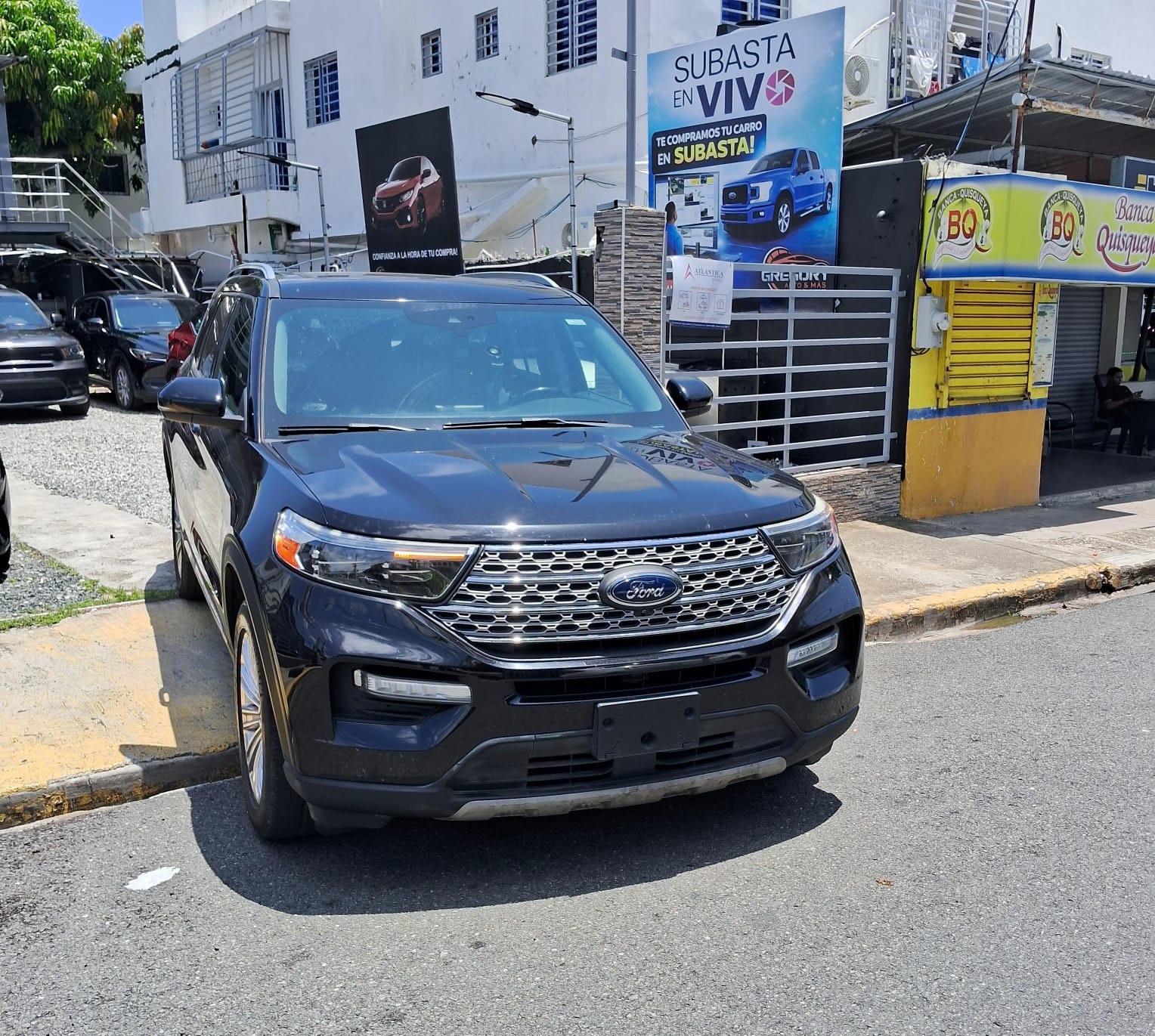 Vista 3 de Ford Explorer Limited Hybrid 2021