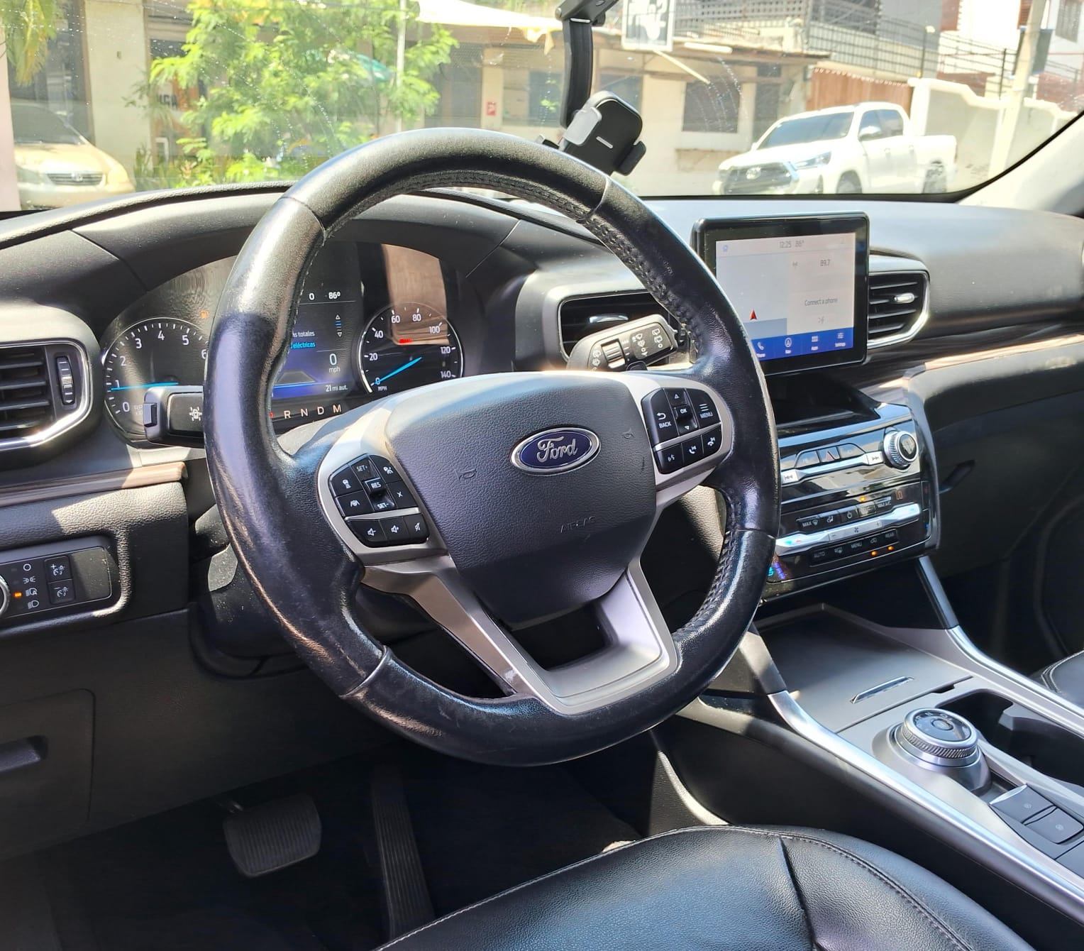 Vista 8 de Ford Explorer Limited Hybrid 2021