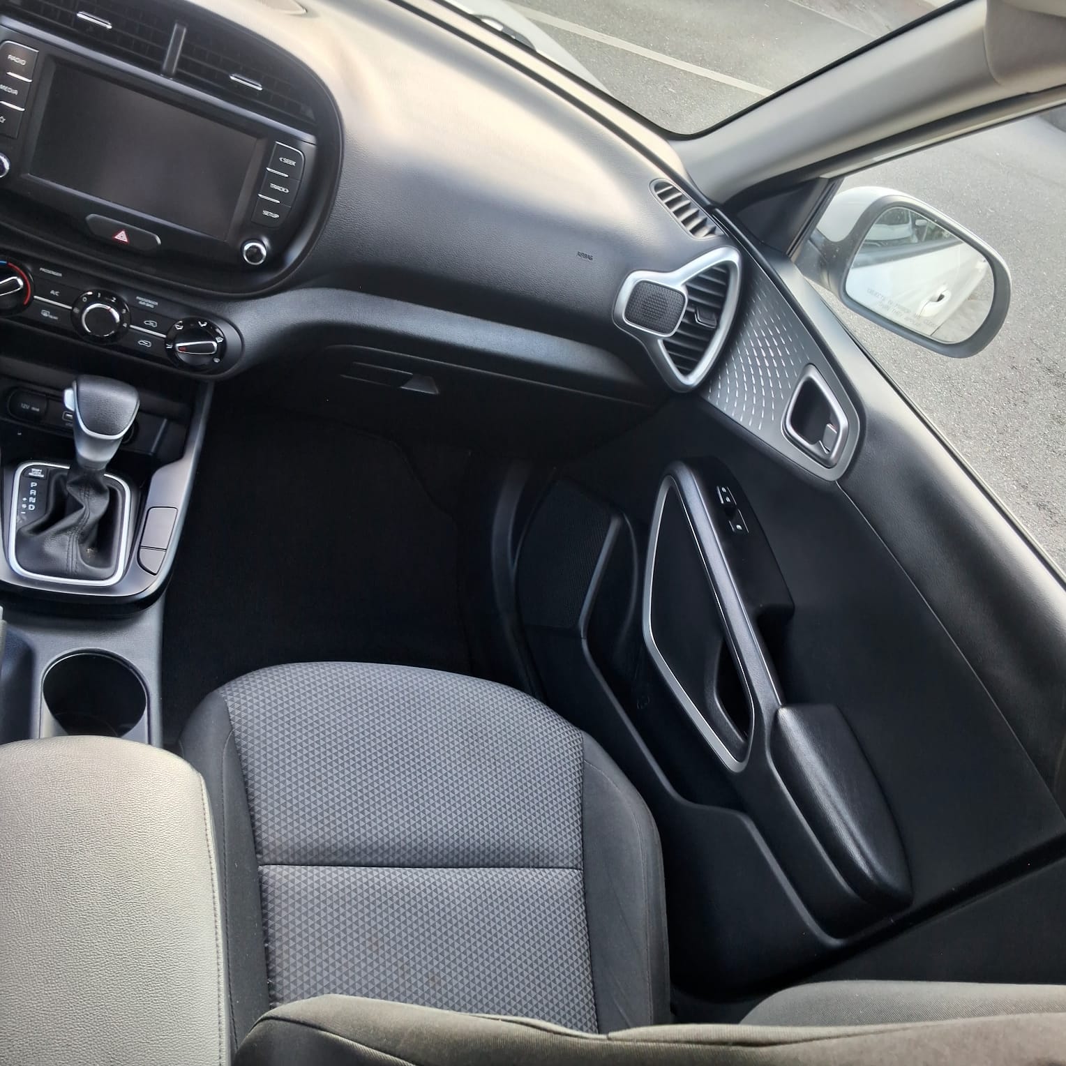 Vista 10 de Kia Soul LX 2022