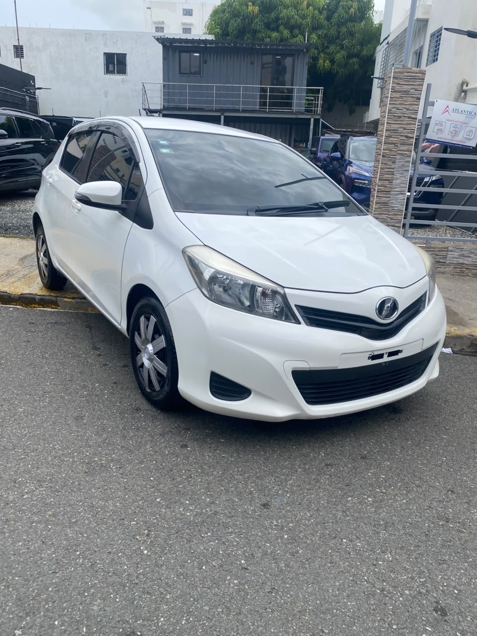 Toyota Vitz 2014