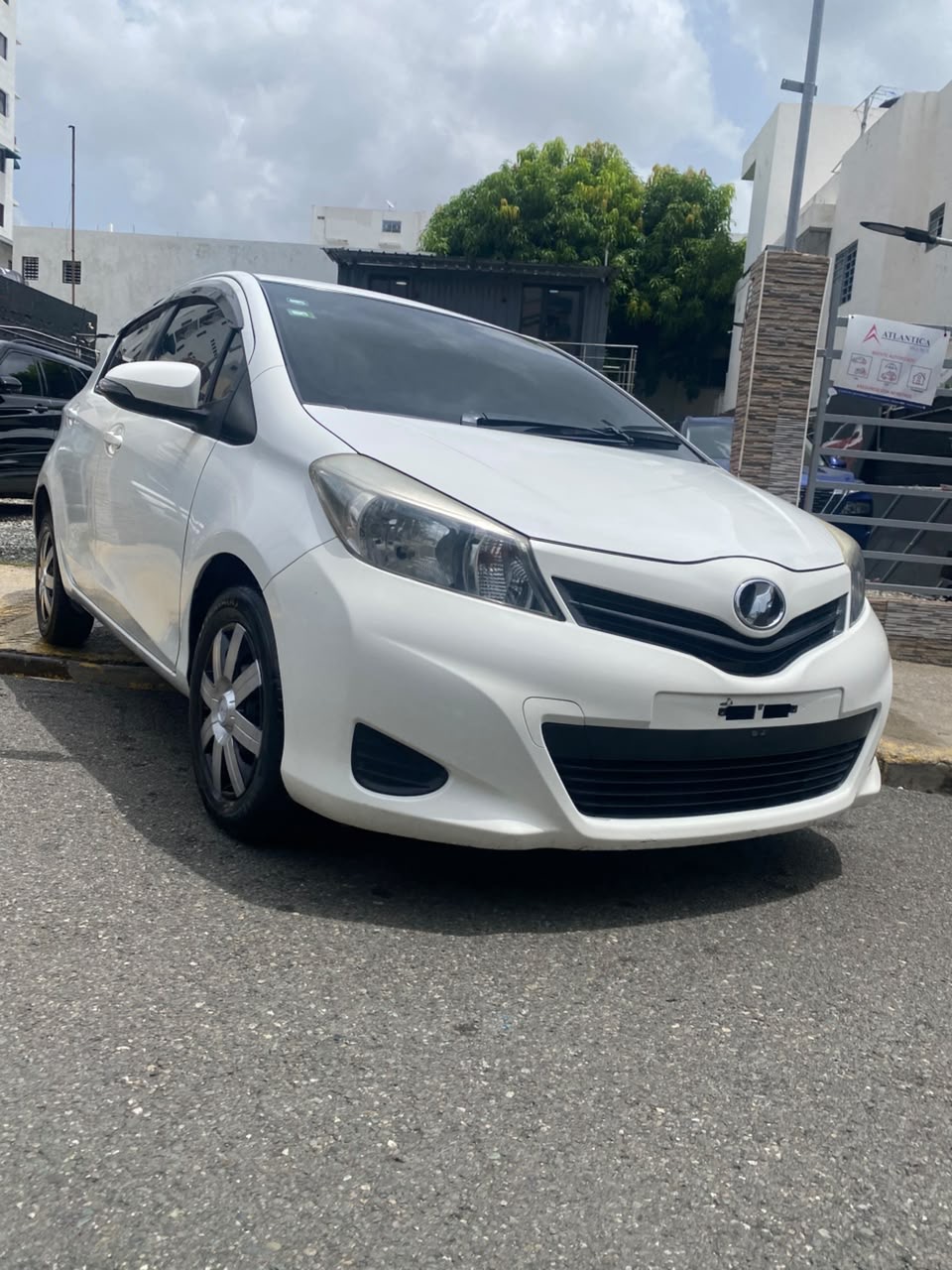 Vista 3 de Toyota Vitz 2014