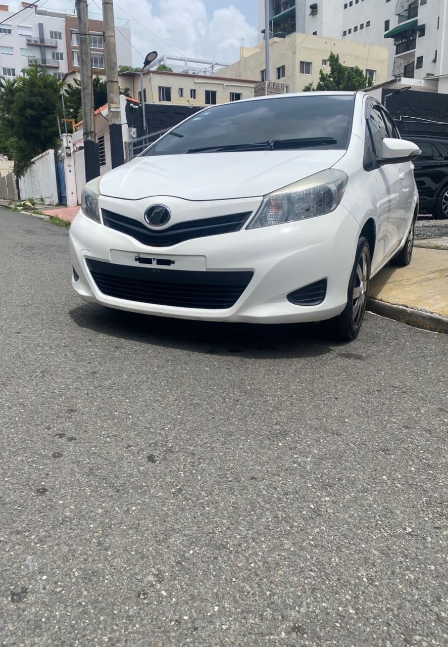 Vista 6 de Toyota Vitz 2014