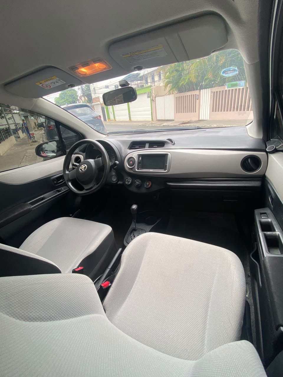 Vista 11 de Toyota Vitz 2014